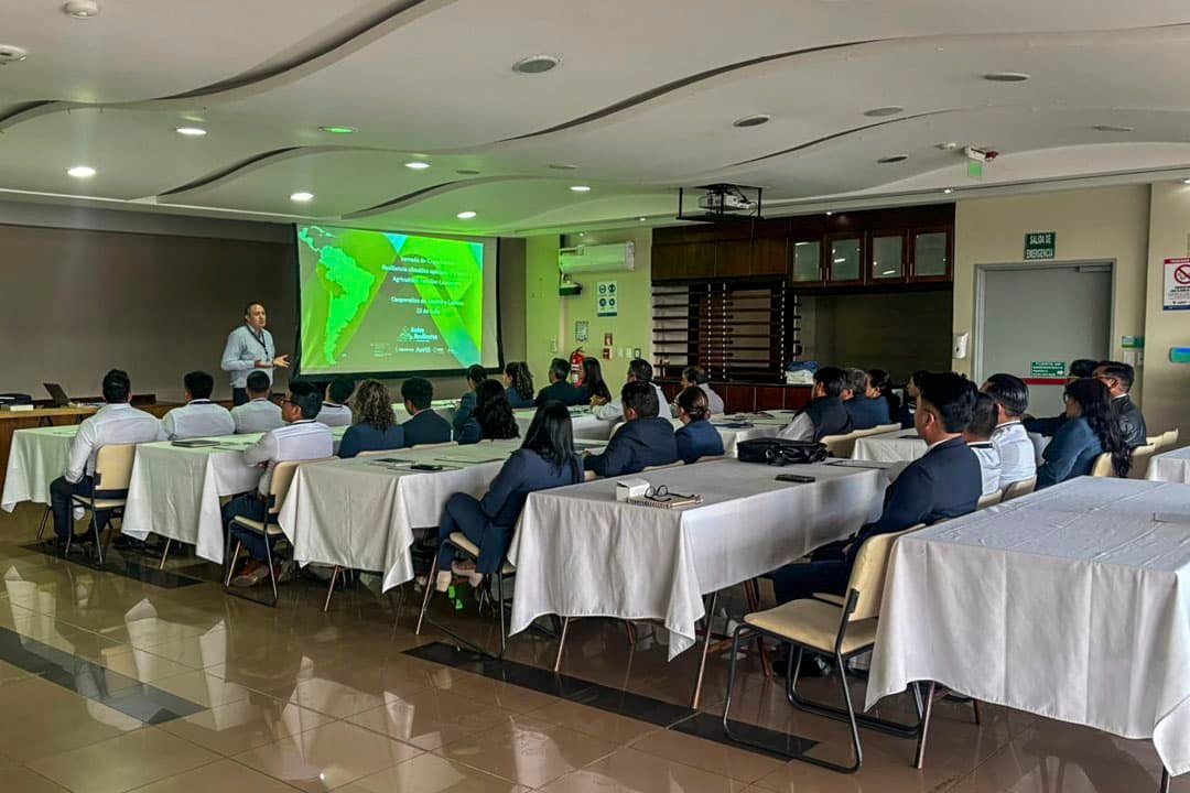 Andes Resilientes impulsa la incorporación del riesgo financiero climático en la gestión de crédito rural junto a la Cooperativa 23 de Julio en Ecuador