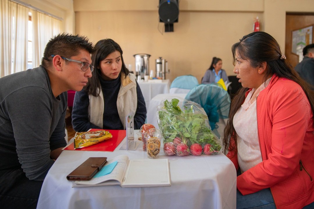 Agricultura familiar andina fortalece su conexión con nuevos mercados y genera Bs 500 mil en oportunidades comerciales
